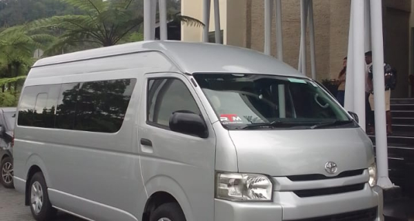 hiace commuter medan